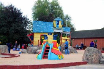 Captain Sandy's Play Cove - Sundown Adventureland